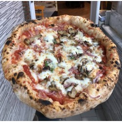 Pizza Prosciutto e Funghi Rossa - Pizzeria Uè Uè