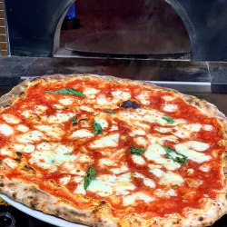 Pizza Margherita - A Ogge a 8 Pizzeria Friggitoria
