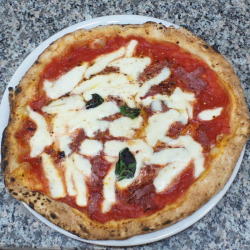 Pizza Diavola - Pizzeria Rosticceria Mastunicola