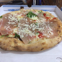 Pizza Bianca con Speck - Pizzeria Trattoria Lo Sfizio
