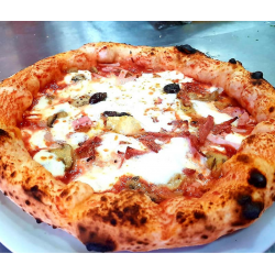 Pizza Capricciosa - Pizzeria Trattoria Lo Sfizio