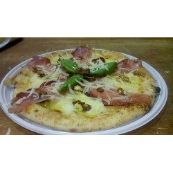 Pizza 4 Formaggi - Pizzeria Jesce Sole