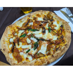 Pizza Parmigiana - Pizzeria Jesce Sole