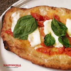 Calzone Ieri oggi e domani - Pizzeria Rosticceria Mastunicola